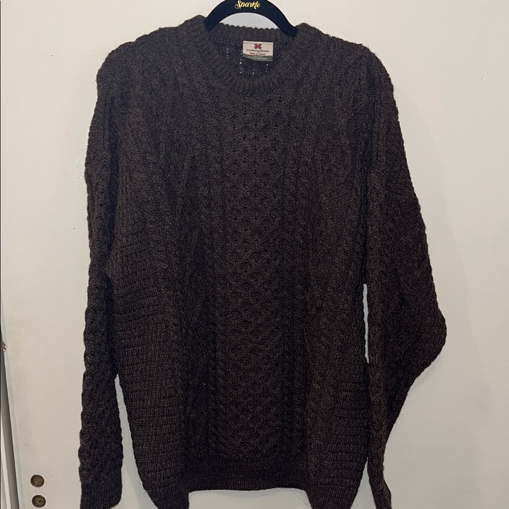 Carraig Donn Classic Men's Dark Brown Cable-Knit Wool Crewneck Sweater Large